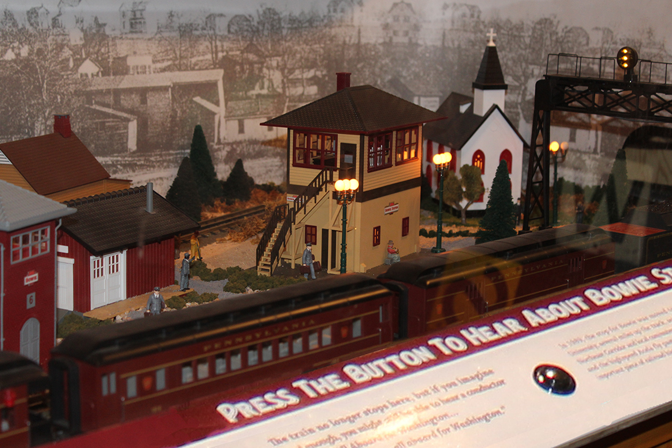 Bowts 7 : "All Aboard" A/V train model of Bowie Junction tells town history as train passes through