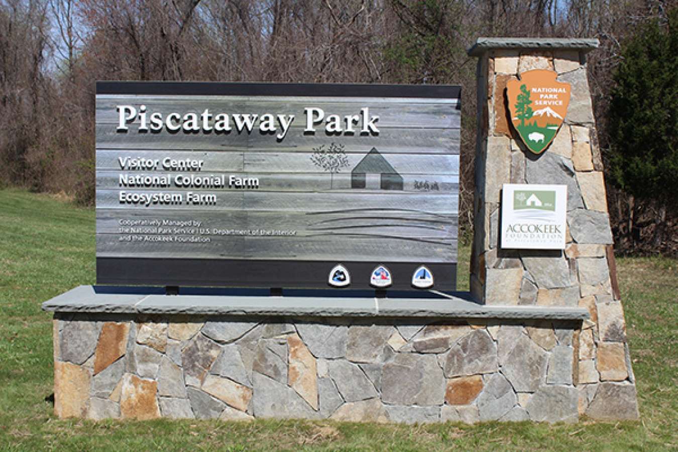 Accokeek Entry : Monument Style Entry Sign to Piscataway Park. A NPS Site Created to Preserve the Scenic View form Mount Vernon, across the Potomac River